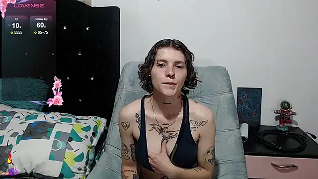 Snapshot of pretty_cristal69 chatting on 10/21/25, 09:26 pretty cristal69 online show from 10/21/25, 09:26