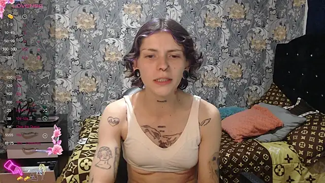 Snapshot of pretty_cristal69 chatting on 04/25/26, 02:14 pretty cristal69 online show from 04/25/26, 02:14
