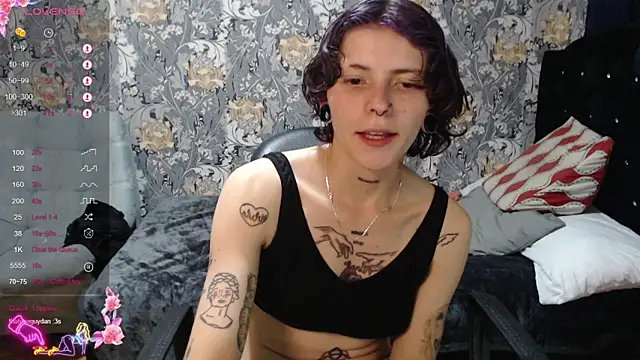 Snapshot of pretty_cristal69 chatting on 05/13/26, 12:30 pretty cristal69 online show from 05/13/26, 12:30