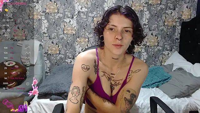 Snapshot of pretty_cristal69 chatting on 06/07/26, 05:27 pretty cristal69 online show from 06/07/26, 05:27