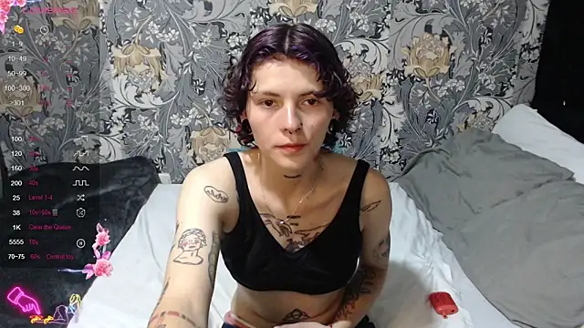 Snapshot of pretty_cristal69 chatting on 06/19/26, 01:10 pretty cristal69 online show from 06/19/26, 01:10