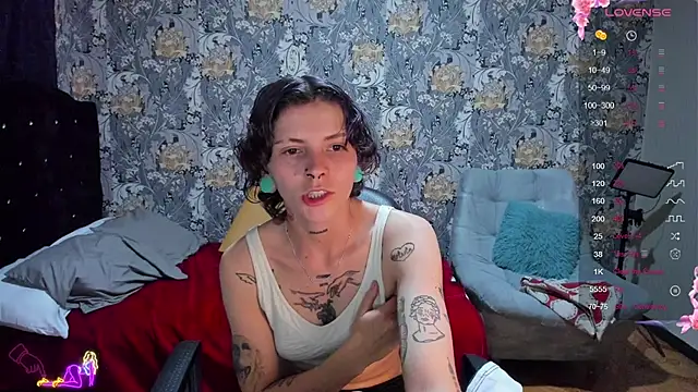 Snapshot of pretty_cristal69 chatting on 07/14/26, 11:32 pretty cristal69 online show from 07/14/26, 11:32