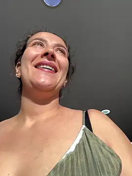 Snapshot of Rousse92 chatting on 06/02/26, 10:12 Rousse92 online show from 06/02/26, 10:12