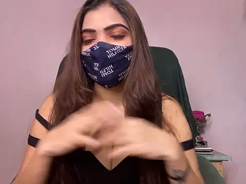 Snapshot of Fantastic_ruby chatting on 10/17/25, 07:16 Fantastic ruby online show from 10/17/25, 07:16