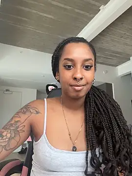 Your Paris online show from 12/05/25, 05:20