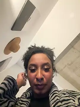 Your Paris online show from 12/20/25, 05:58