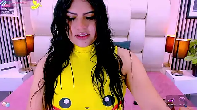 Snapshot of sarah_cream chatting on 12/22/25, 03:58 sarah cream online show from 12/22/25, 03:58