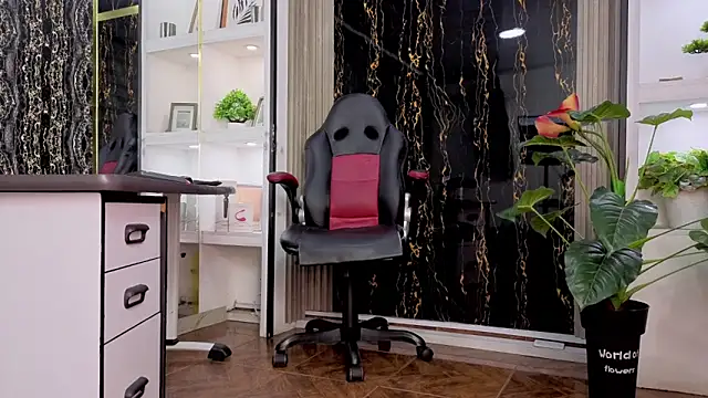 MissEscarleth online show from 03/20/26, 02:16