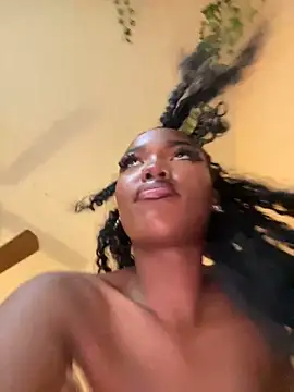 Snapshot of magicalc00ch chatting on 02/09/25, 10:00 magicalc00ch online show from 02/09/25, 10:00