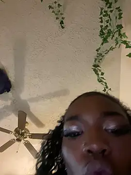 Snapshot of magicalc00ch chatting on 02/12/25, 06:08 magicalc00ch online show from 02/12/25, 06:08