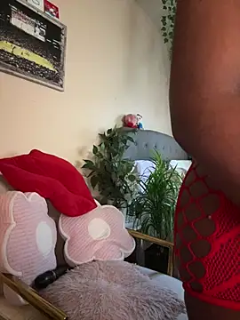 Snapshot of magicalc00ch chatting on 03/10/25, 11:27 magicalc00ch online show from 03/10/25, 11:27