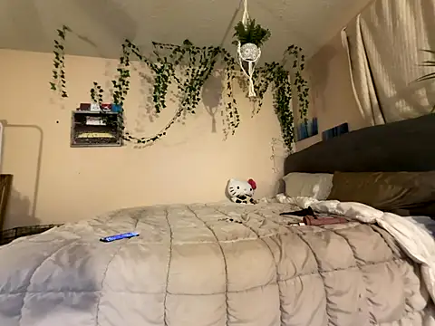 Snapshot of magicalc00ch chatting on 10/19/25, 03:51 magicalc00ch online show from 10/19/25, 03:51