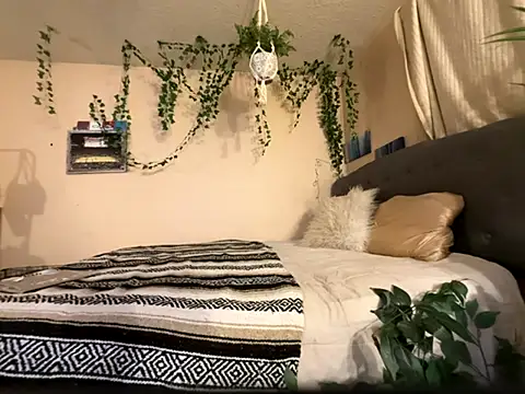 Snapshot of magicalc00ch chatting on 11/18/25, 01:33 magicalc00ch online show from 11/18/25, 01:33