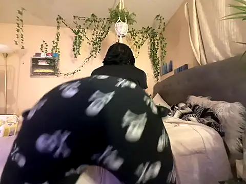 Snapshot of magicalc00ch chatting on 11/29/25, 04:37 magicalc00ch online show from 11/29/25, 04:37