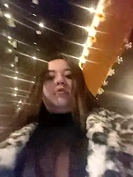 Cristal  04 online show from 04/21/26, 01:42