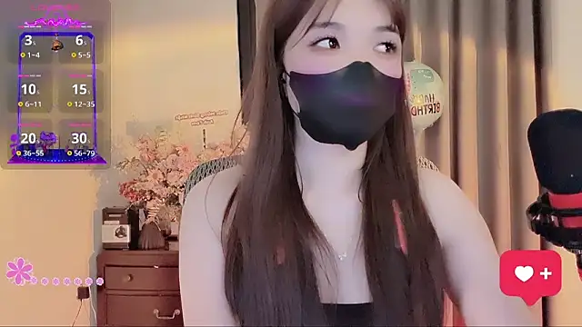 Snapshot of Berrysweet_68 chatting on 07/19/26, 06:55 Berrysweet 68 online show from 07/19/26, 06:55