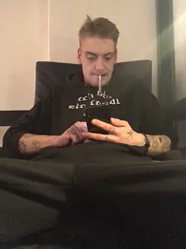 Simboxxx040 online show from 12/19/24, 09:17