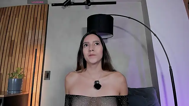 Snapshot of honeyhot69__ chatting on 09/18/25, 11:34 honeyhot69 online show from 09/18/25, 11:34