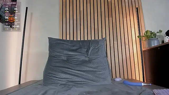 Snapshot of honeyhot69__ chatting on 10/10/25, 11:31 honeyhot69 online show from 10/10/25, 11:31