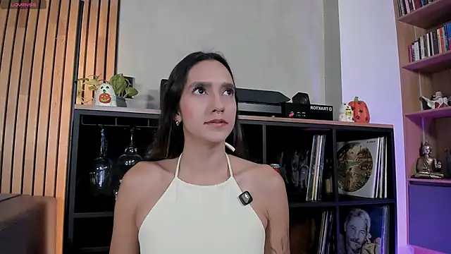 Snapshot of honeyhot69__ chatting on 10/11/25, 11:31 honeyhot69 online show from 10/11/25, 11:31