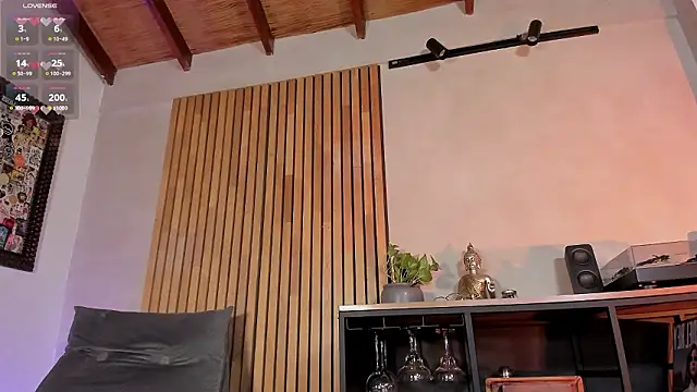 Snapshot of honeyhot69__ chatting on 02/24/26, 12:14 honeyhot69 online show from 02/24/26, 12:14