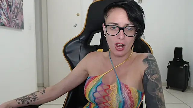 CrisBathoryxxx online show from 12/08/24, 06:11