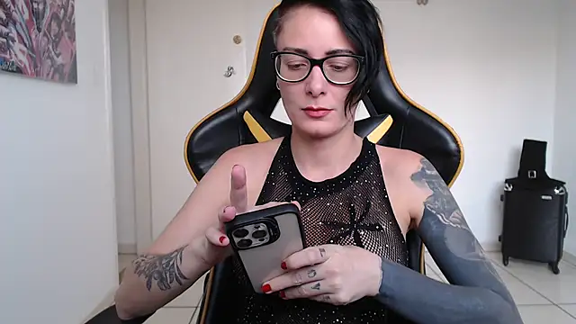 CrisBathoryxxx online show from 12/11/24, 09:01