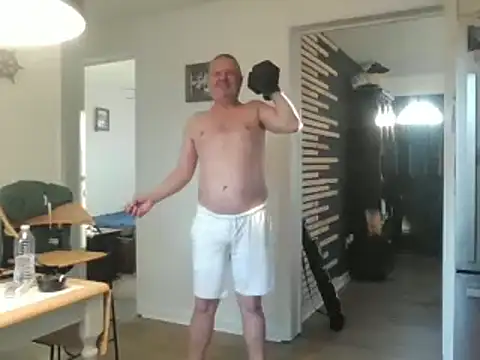 Snapshot of keiferkriss chatting on 01/17/25, 09:50 keiferkriss online show from 01/17/25, 09:50