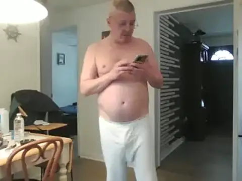 Snapshot of keiferkriss chatting on 02/12/25, 08:18 keiferkriss online show from 02/12/25, 08:18