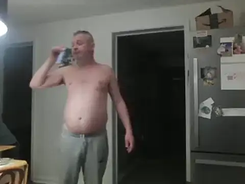 Snapshot of keiferkriss chatting on 02/14/25, 11:31 keiferkriss online show from 02/14/25, 11:31