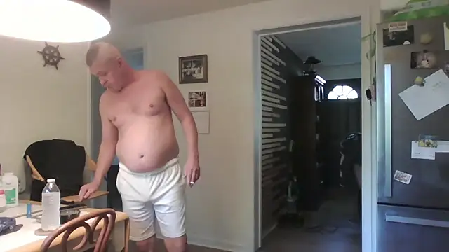 Snapshot of keiferkriss chatting on 09/10/25, 03:56 keiferkriss online show from 09/10/25, 03:56