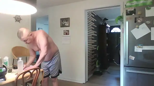 Snapshot of keiferkriss chatting on 09/20/25, 04:41 keiferkriss online show from 09/20/25, 04:41