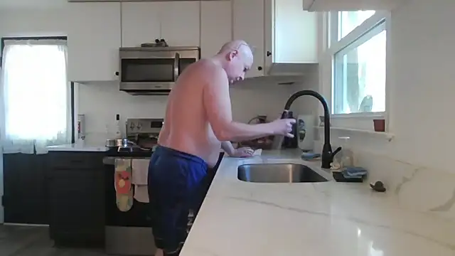 Snapshot of keiferkriss chatting on 10/15/25, 05:46 keiferkriss online show from 10/15/25, 05:46