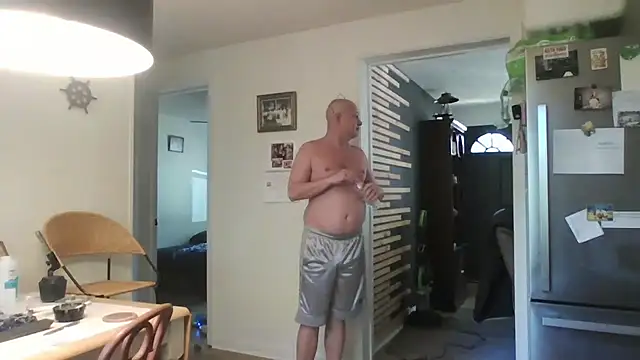 Snapshot of keiferkriss chatting on 10/16/25, 05:36 keiferkriss online show from 10/16/25, 05:36