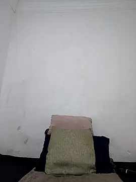 Snapshot of Curvy_sluty chatting on 09/26/25, 08:02 Curvy sluty online show from 09/26/25, 08:02