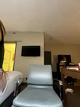 tatted-bitty online show from 01/06/26, 02:15