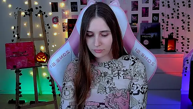 AliceCharmy online show from 10/24/25, 05:48