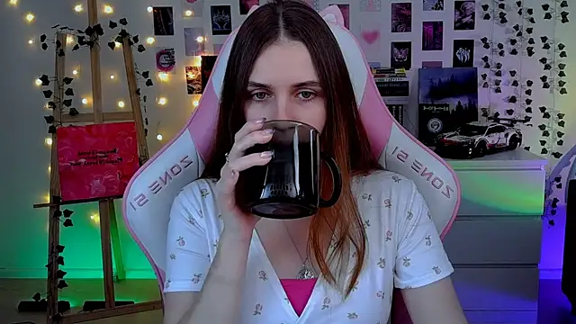 AliceCharmy online show from 10/26/25, 05:35