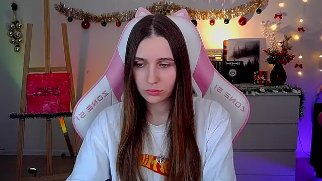 AliceCharmy online show from 12/21/25, 10:44