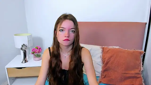 GraceLips online show from 02/21/25, 06:29