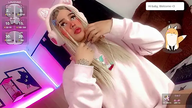 Snapshot of ladytslatina chatting on 03/04/25, 10:13 ladytslatina online show from 03/04/25, 10:13