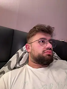 yxssxn24403 online show from 10/10/25, 03:05