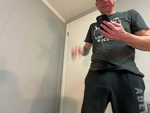 mouser21212 online show from 01/06/25, 06:25