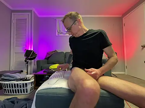 mouser21212 online show from 02/06/25, 12:11