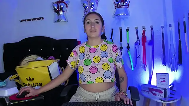 LucyStrike  online show from 11/04/25, 10:42