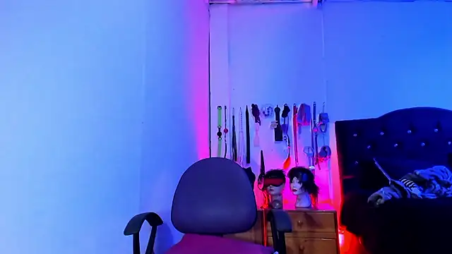 LucyStrike  online show from 01/08/26, 10:45