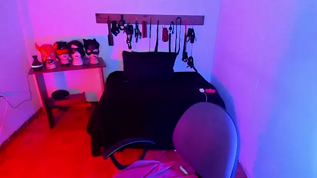 LucyStrike  online show from 01/13/26, 11:32