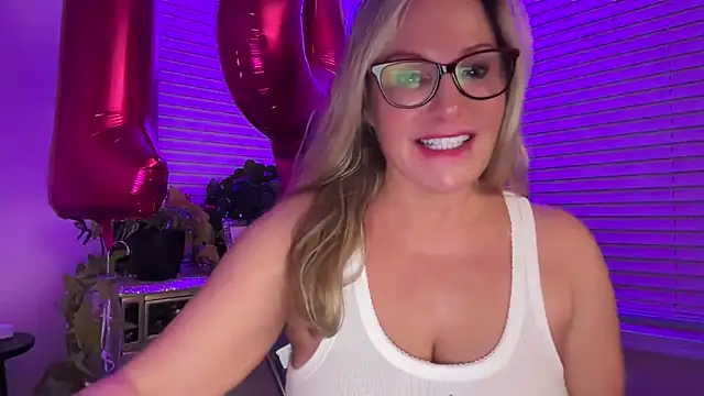 Milf Goddess online show from 10/13/25, 05:51