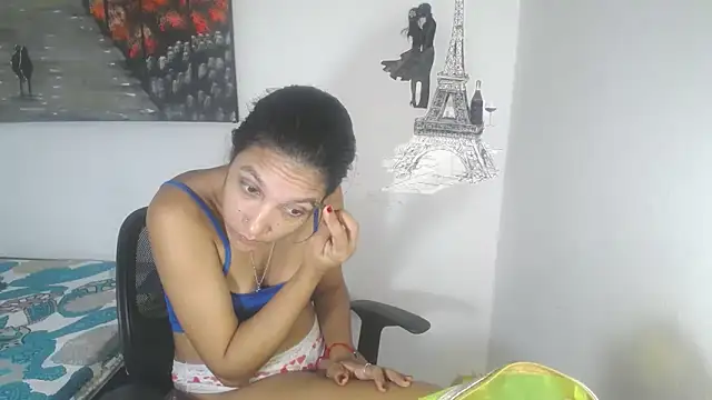Snapshot of KamileLatinasexy chatting on 05/05/26, 03:25 KamileLatinasexy online show from 05/05/26, 03:25