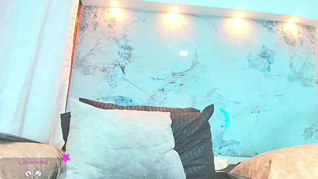 Snapshot of Natasha_Colins1 chatting on 02/24/25, 04:26 Natasha Colins1 online show from 02/24/25, 04:26